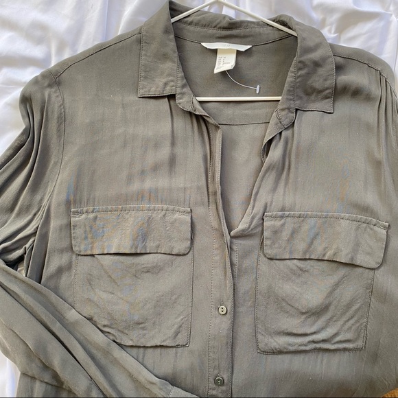 h & m • viscose shirt - Picture 2 of 4